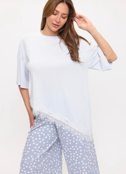 CAMISA ASIMÉTRICA CON ENCAJE