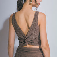 BLUSA CON CRUCE TRASERO