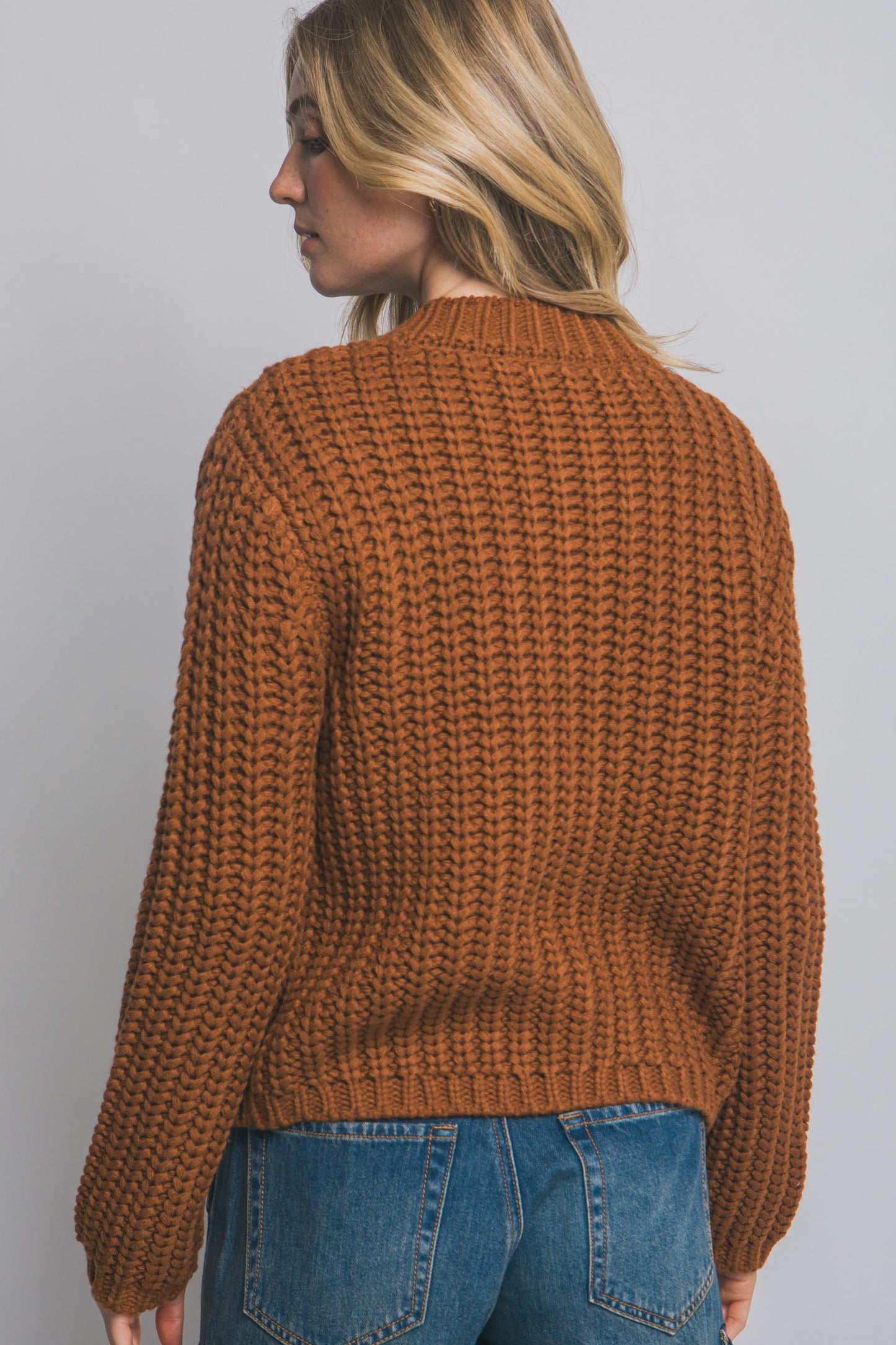 SUETER TEJIDO BOTON DORADO