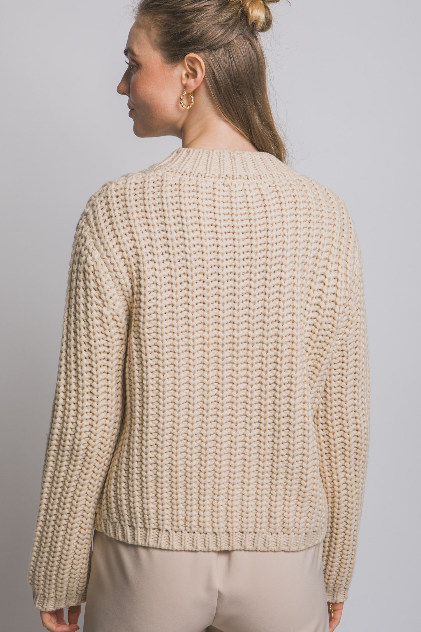 SUETER TEJIDO BOTON DORADO