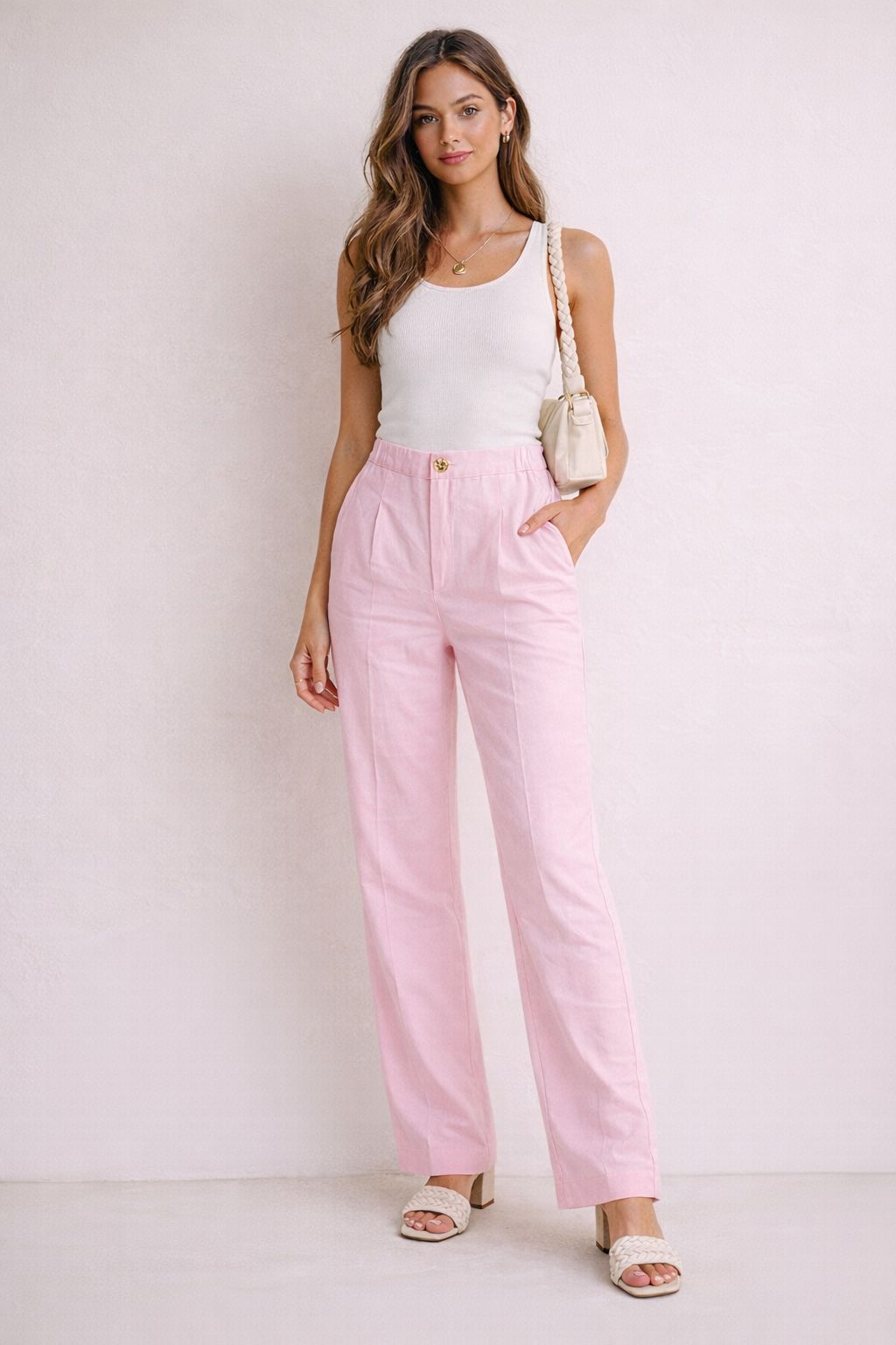 PANTALON DE LINO CON BOTON DORADO